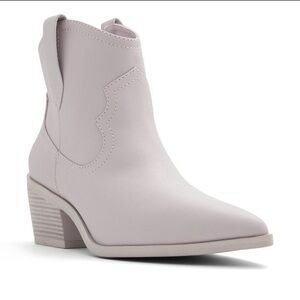 Call It Spring Outlaw Western Rodeo Cowgirl Ankle Booties Boots Size 7.5 NIB